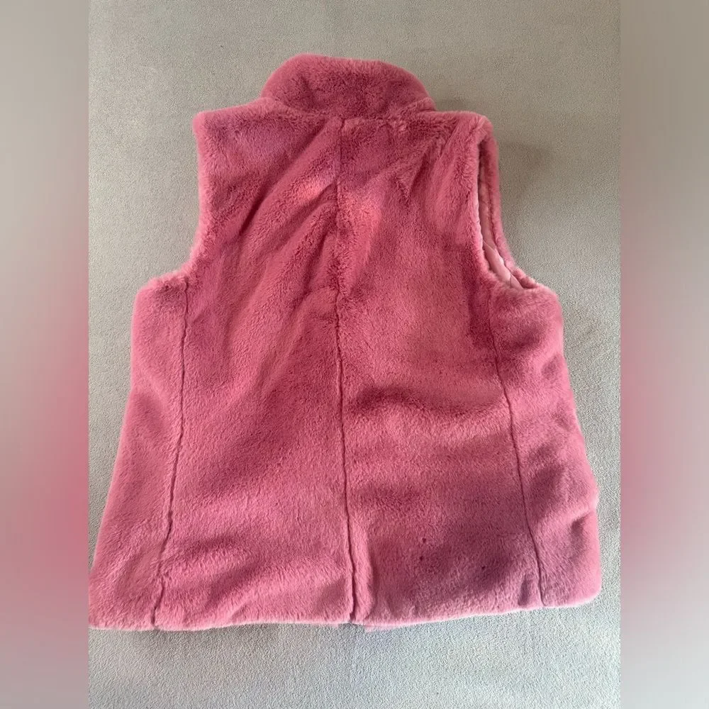 J Crew Women’s faux fur vest from J Crew size M - Picture 2 of 16
